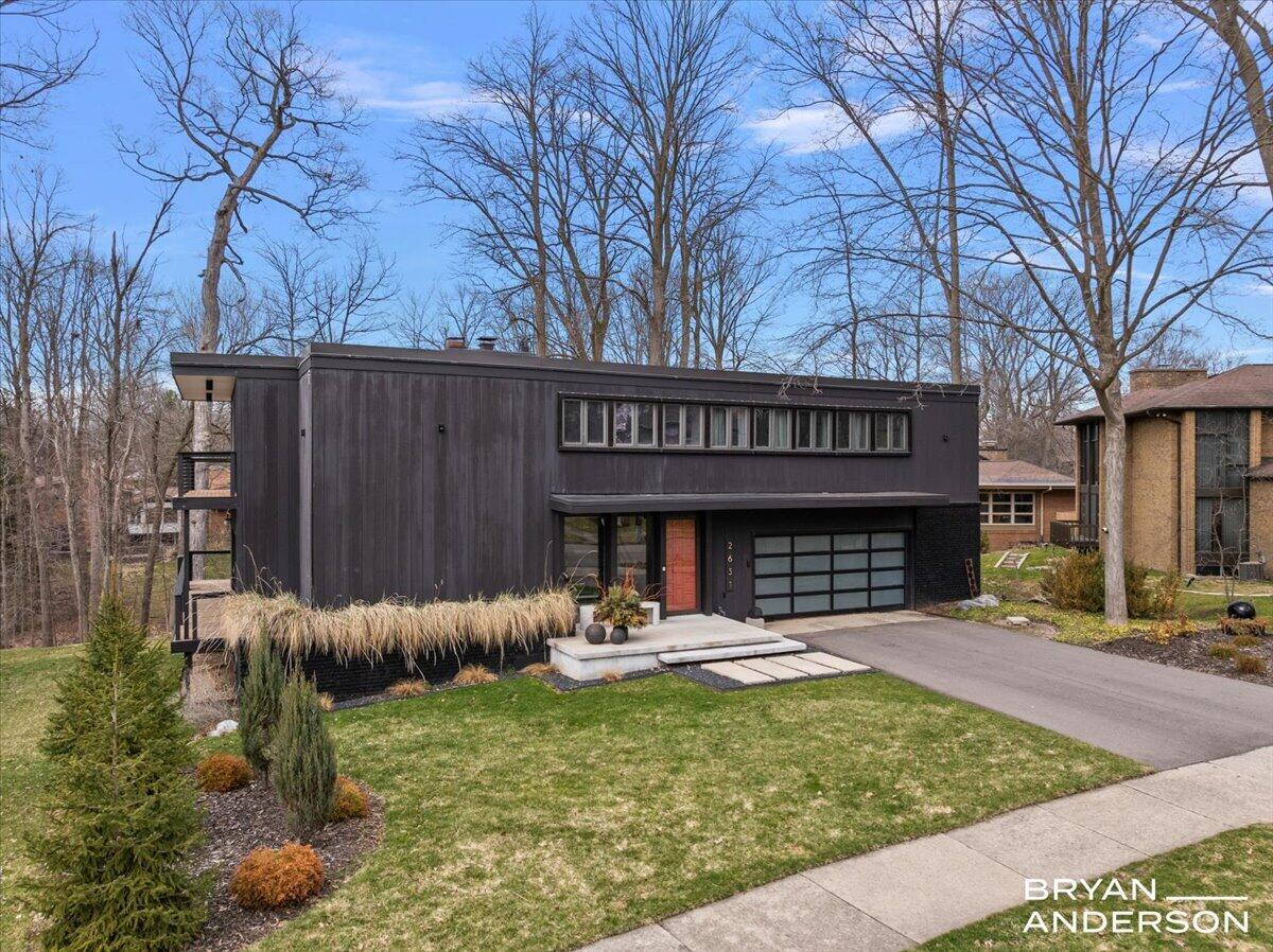 2631 Greentree Drive SE