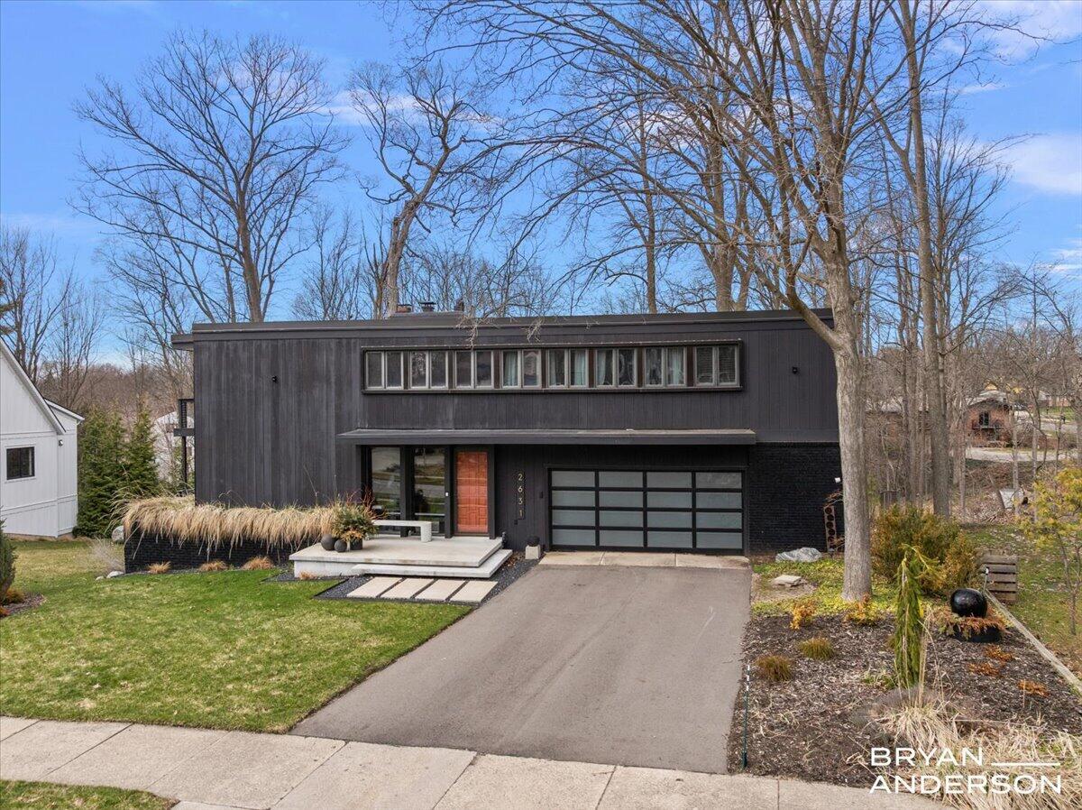 2631 Greentree Drive SE