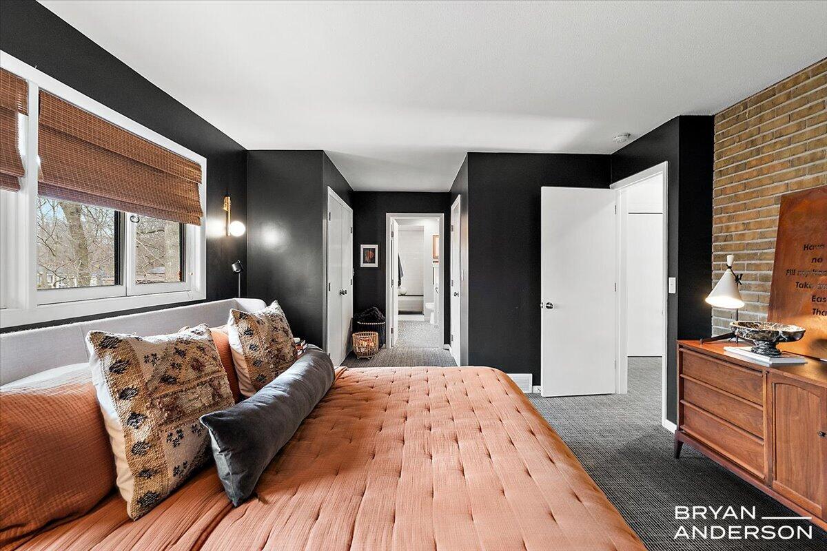 2631 Greentree Drive SE