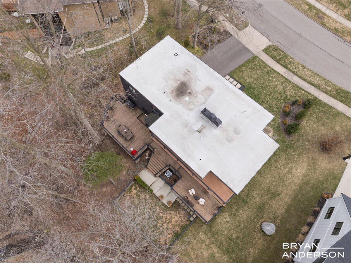 2631 Greentree Drive SE