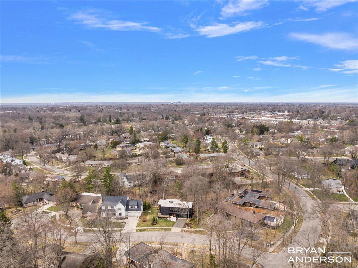 2631 Greentree Drive SE