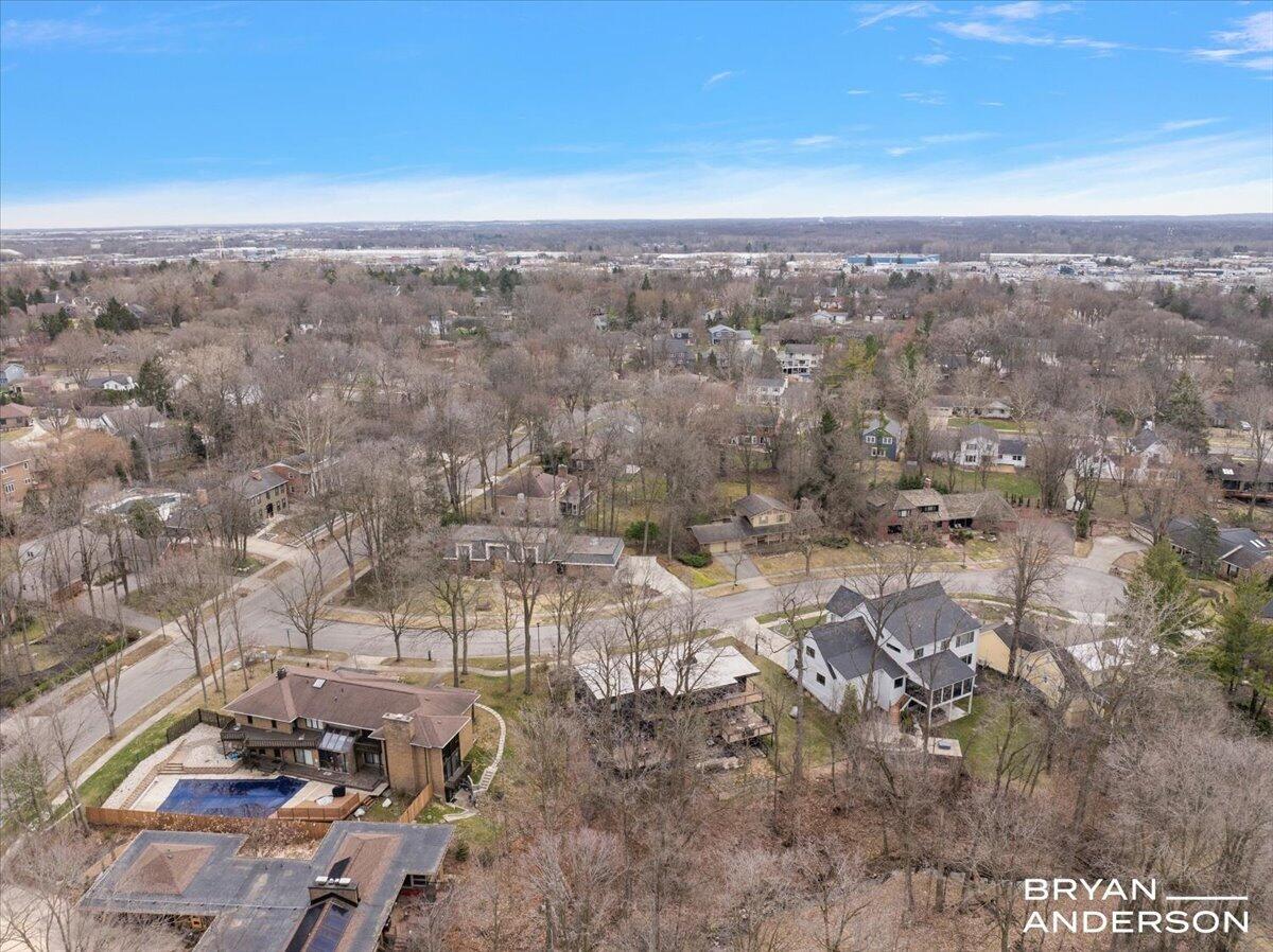 2631 Greentree Drive SE