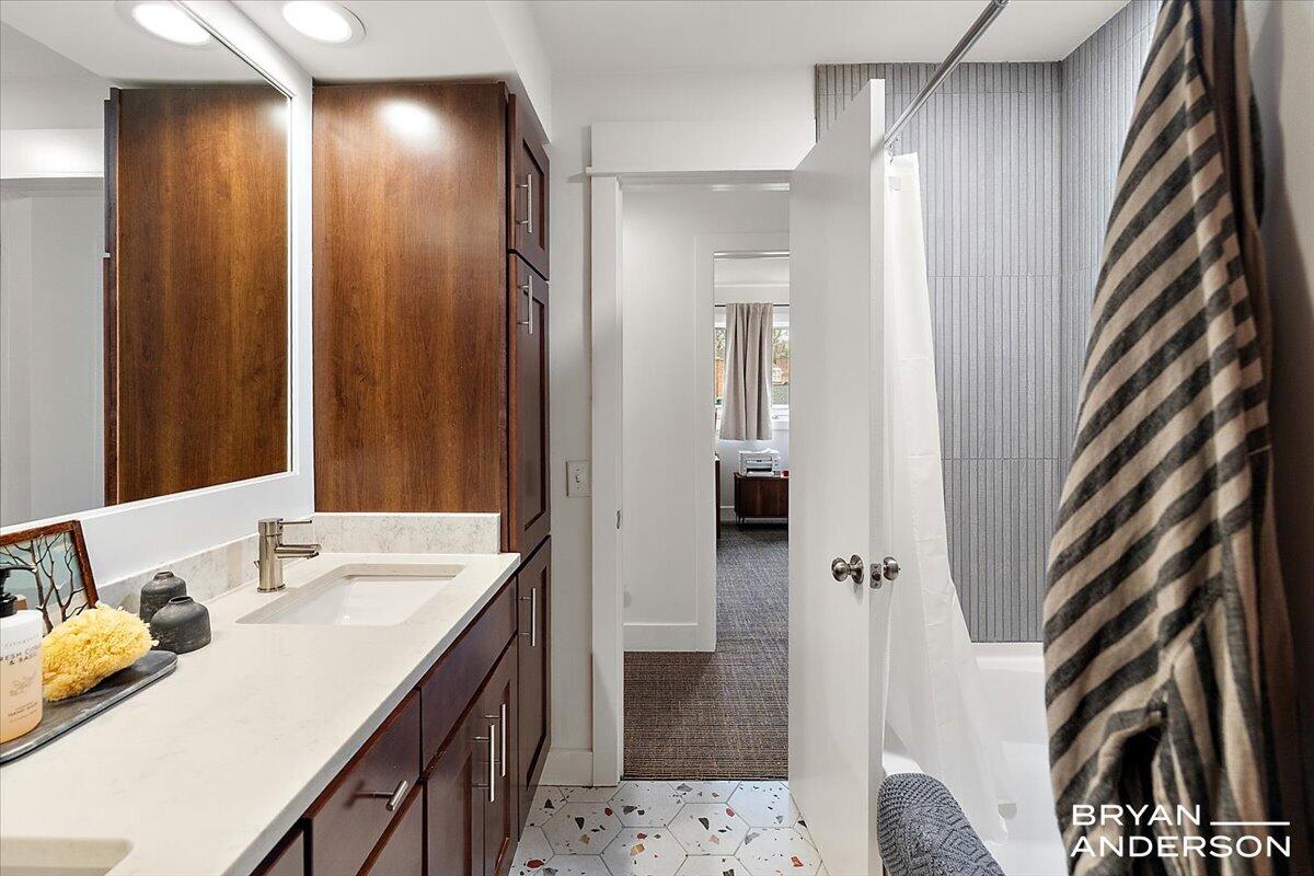 2631 Greentree Drive SE