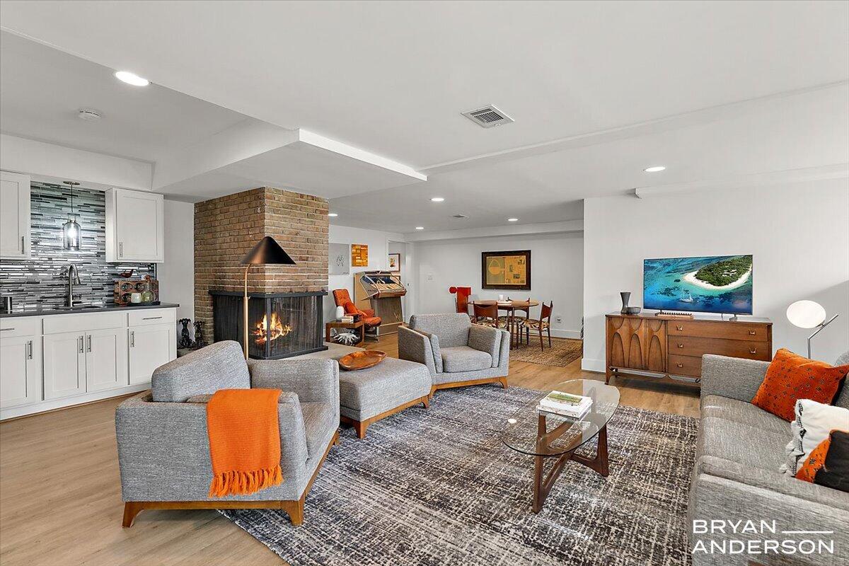 2631 Greentree Drive SE