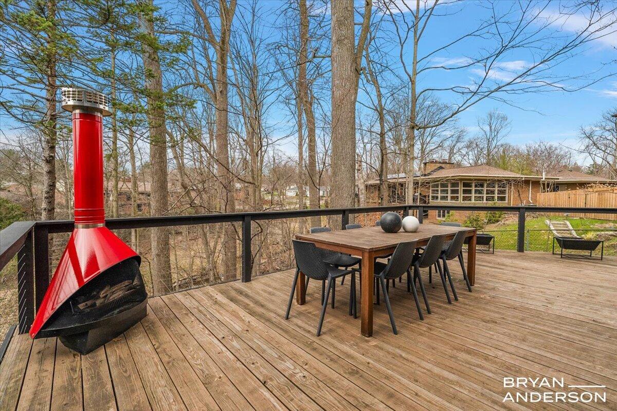 2631 Greentree Drive SE