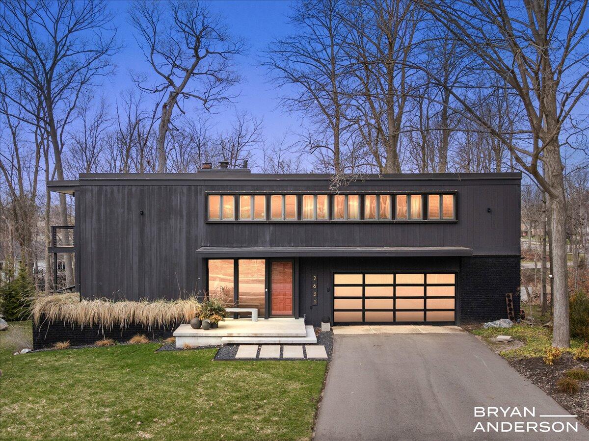 2631 Greentree Drive SE