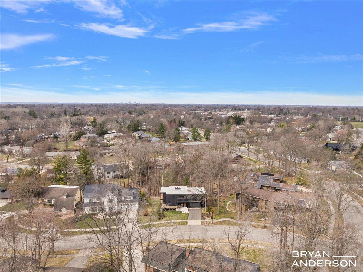 2631 Greentree Drive SE