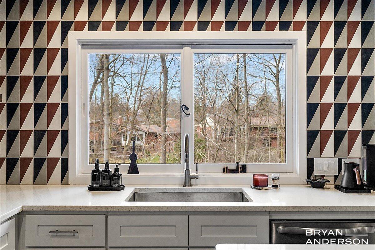 2631 Greentree Drive SE