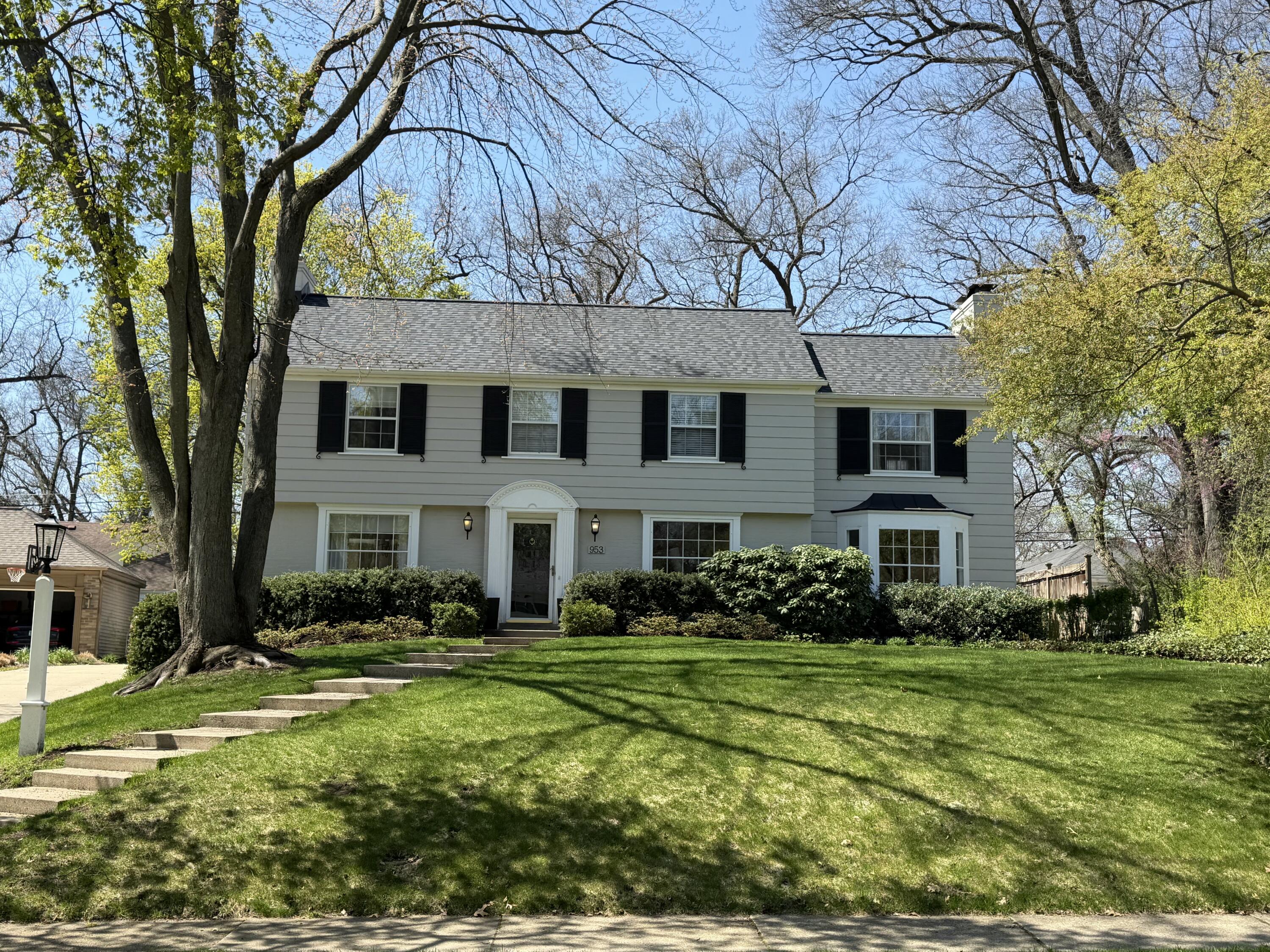 953 Rosewood Avenue SE