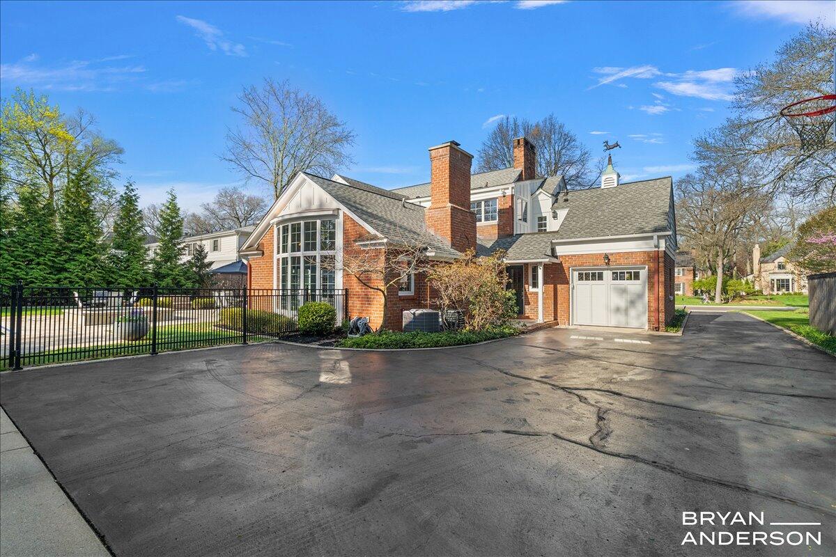 904 Plymouth Avenue SE