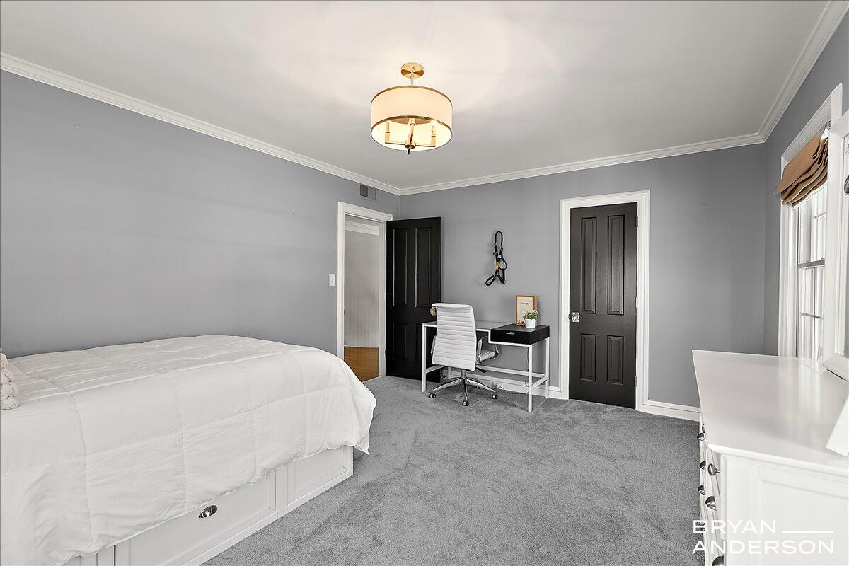 904 Plymouth Avenue SE