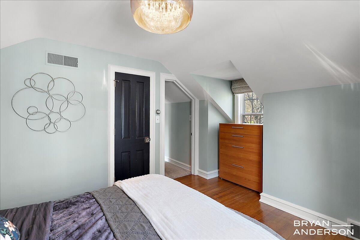 904 Plymouth Avenue SE