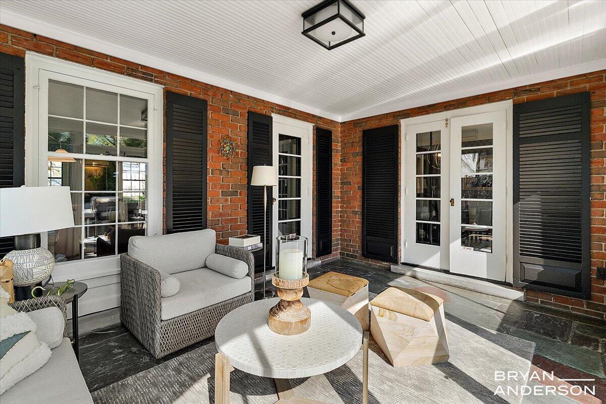 904 Plymouth Avenue SE