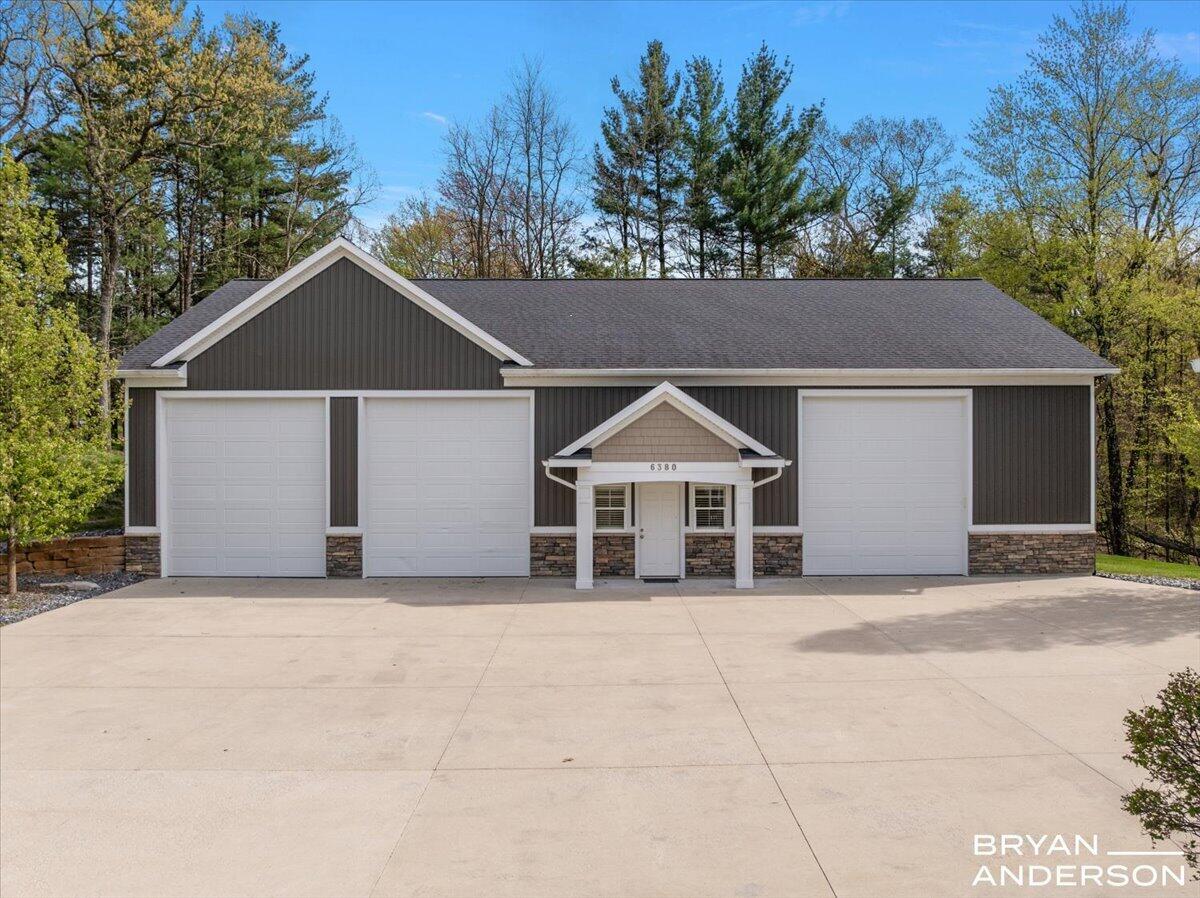 6380 5 Mile Road NE