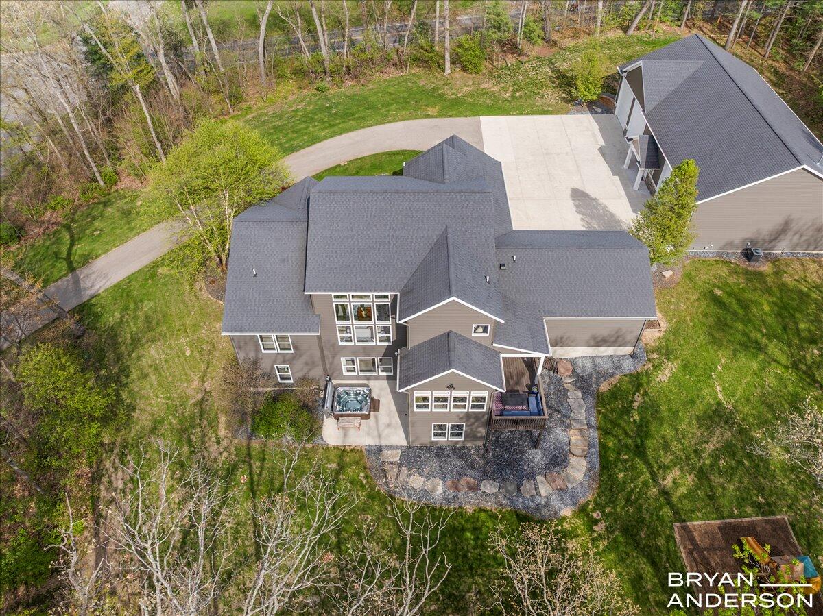 6380 5 Mile Road NE