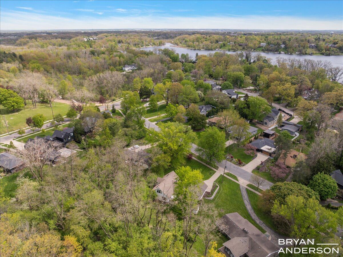 2925 Reeds Lake Boulevard SE