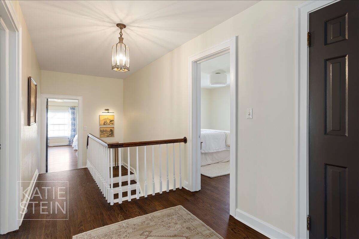 833 Gladstone Drive SE
