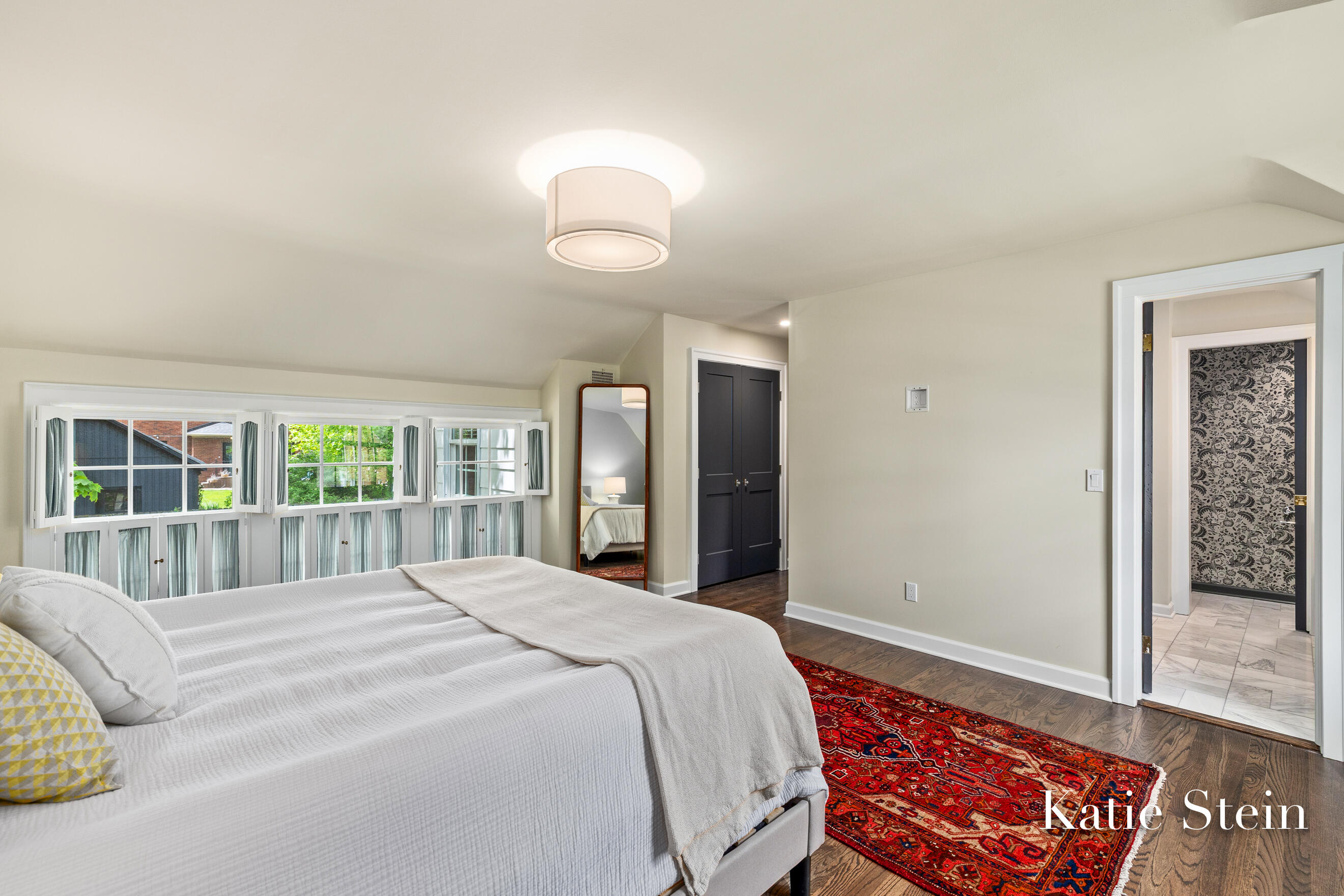 833 Gladstone Drive SE