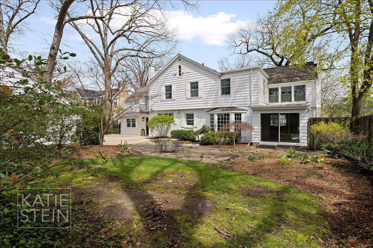 833 Gladstone Drive SE
