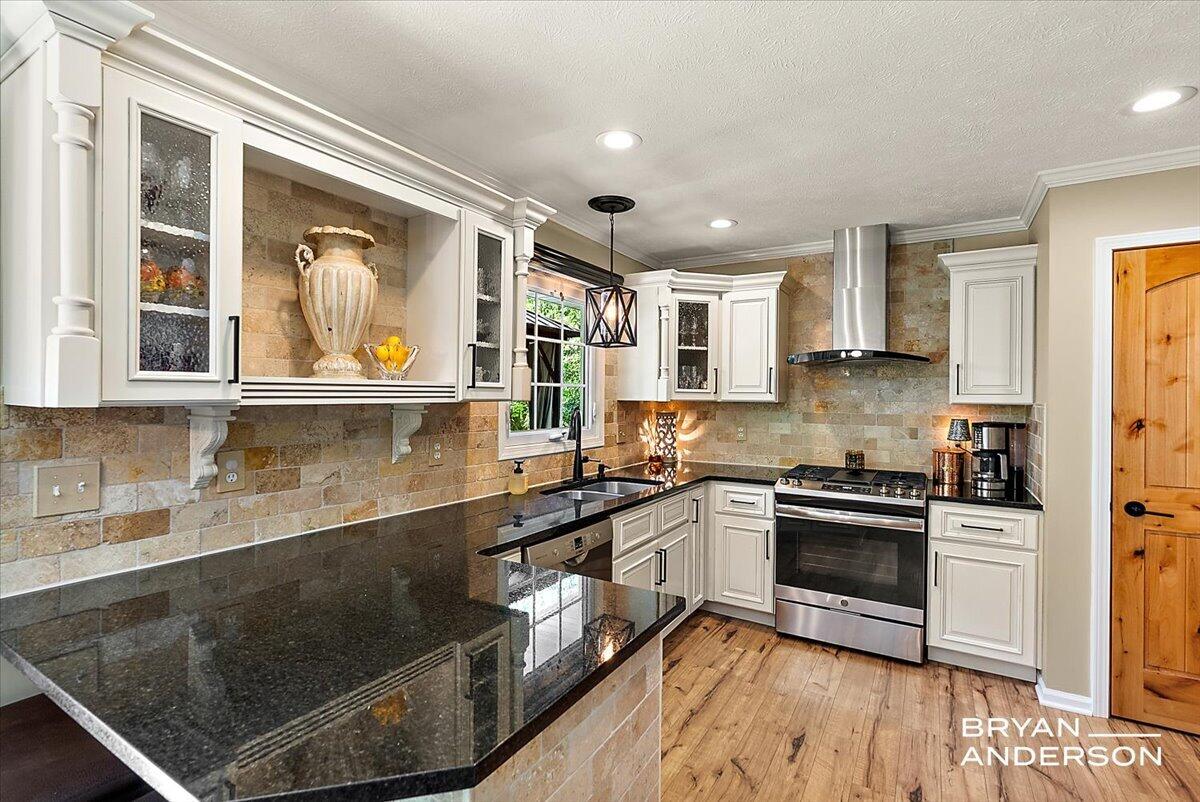 6260 Arroyo Vista Drive NE