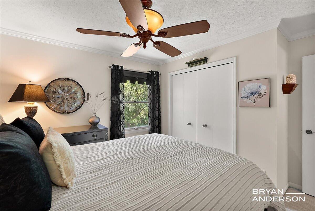 6260 Arroyo Vista Drive NE