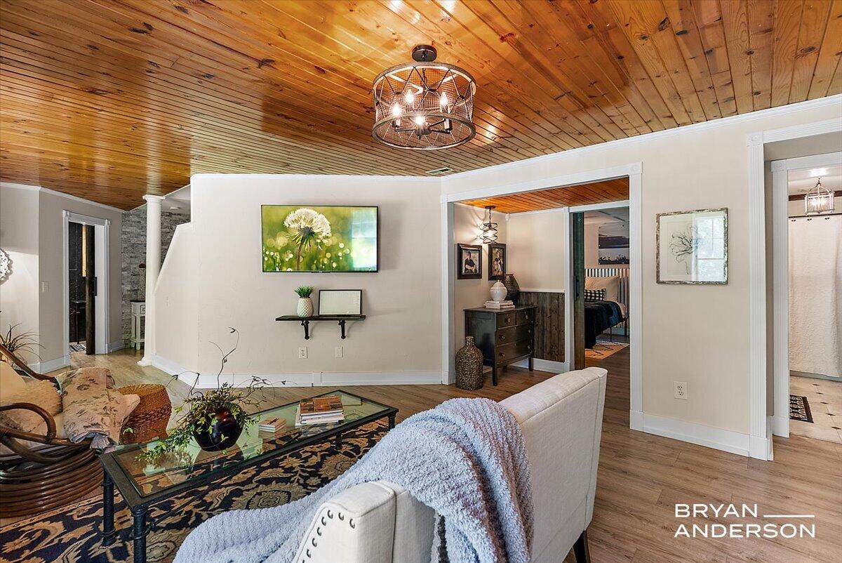 6260 Arroyo Vista Drive NE