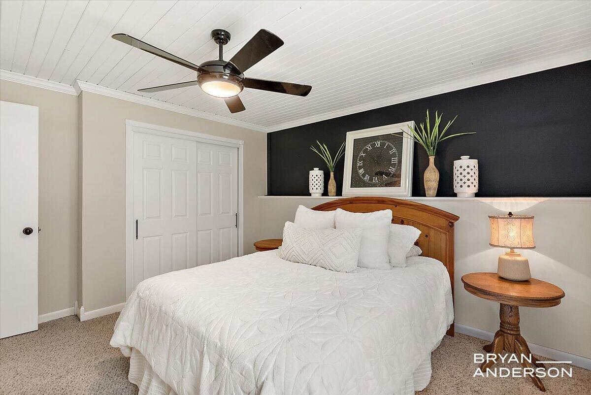 6260 Arroyo Vista Drive NE