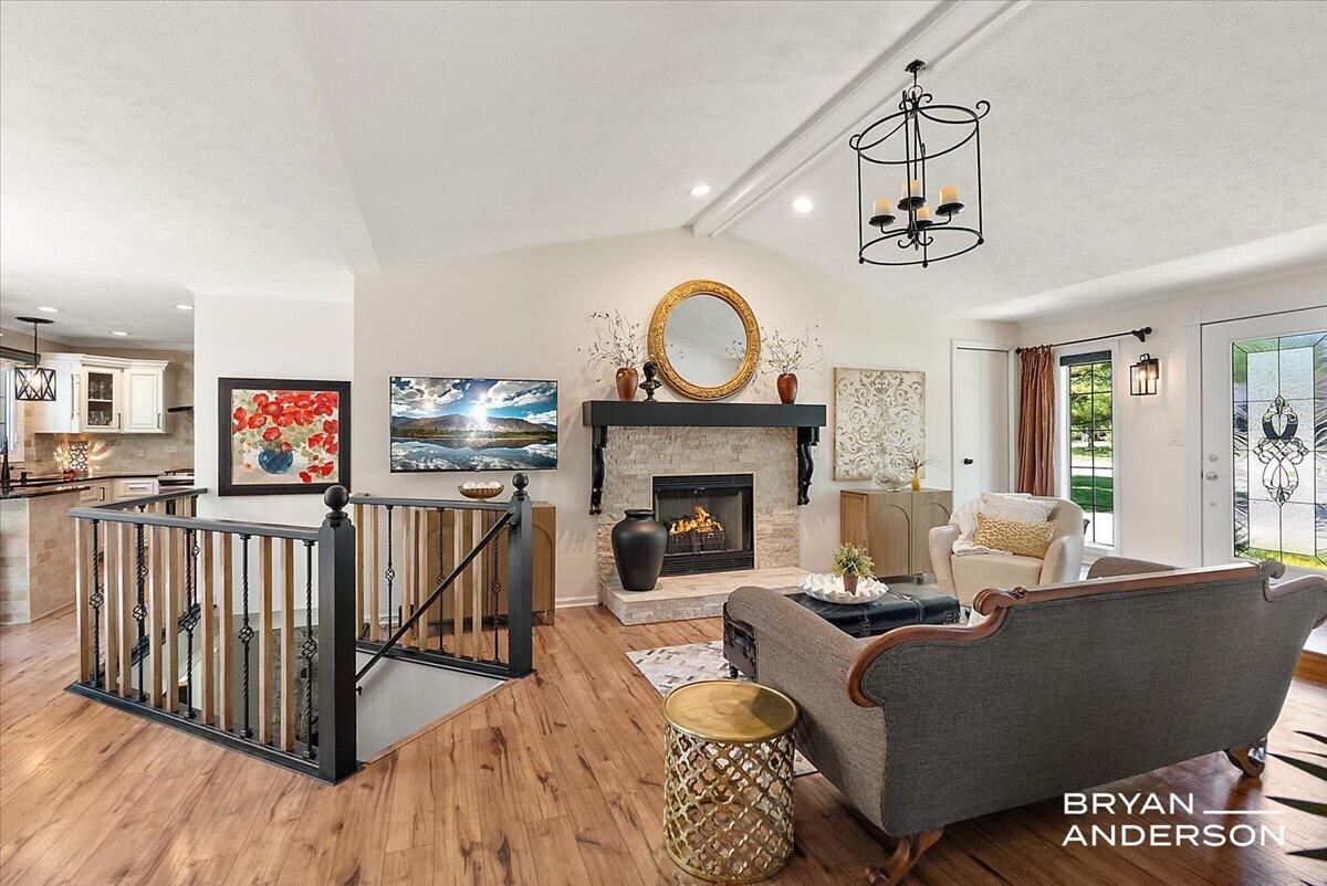 6260 Arroyo Vista Drive NE