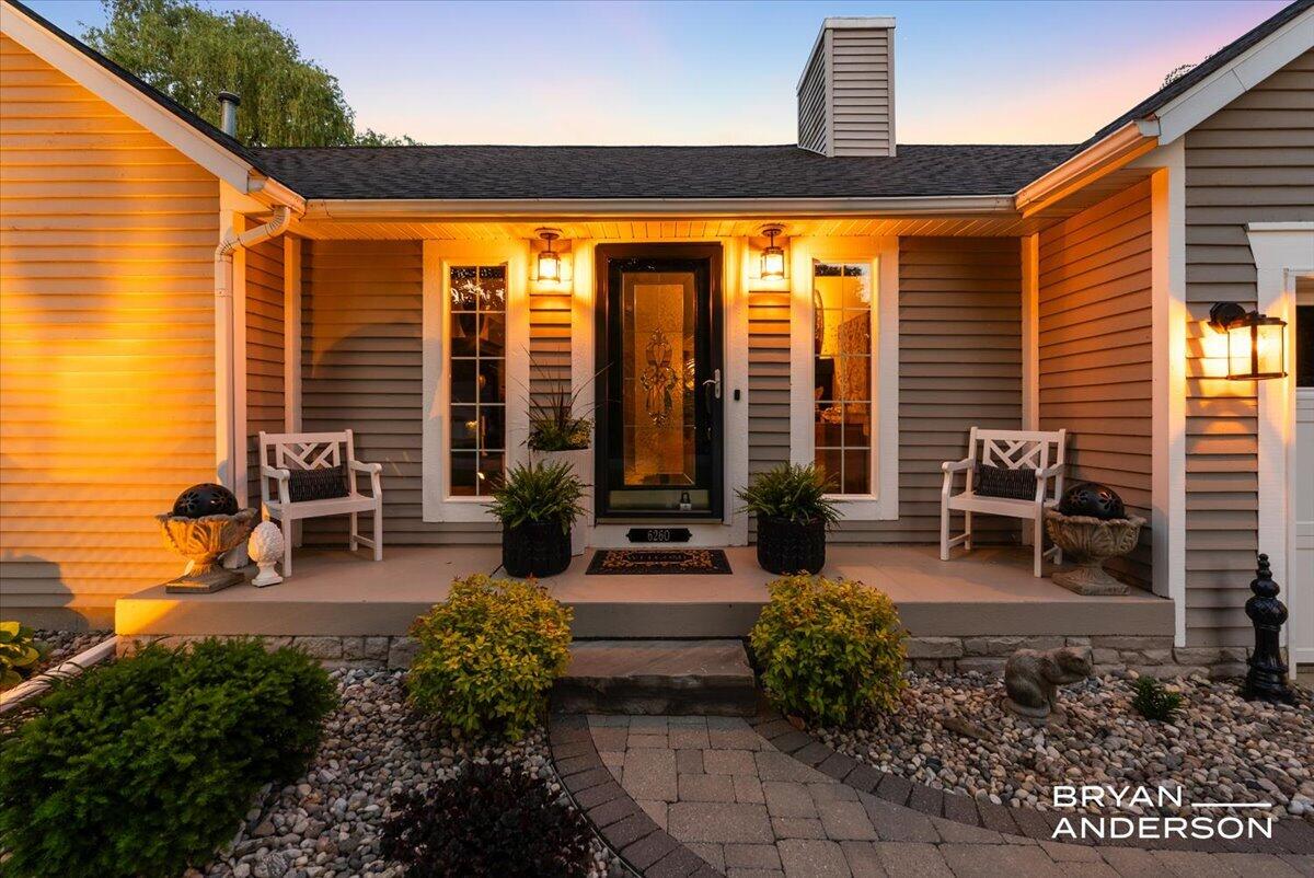 6260 Arroyo Vista Drive NE