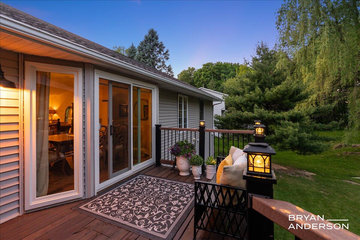 6260 Arroyo Vista Drive NE