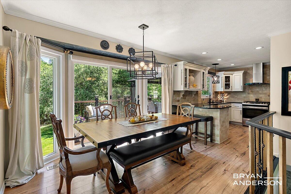 6260 Arroyo Vista Drive NE