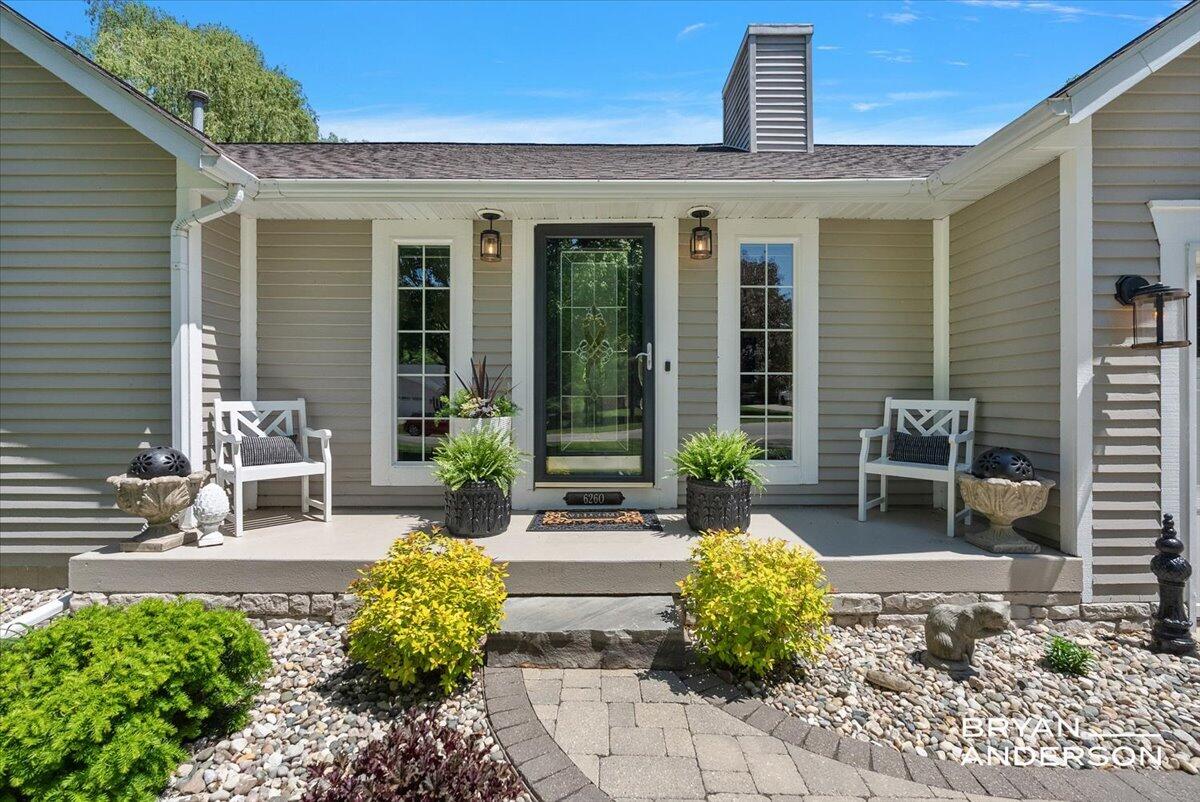 6260 Arroyo Vista Drive NE