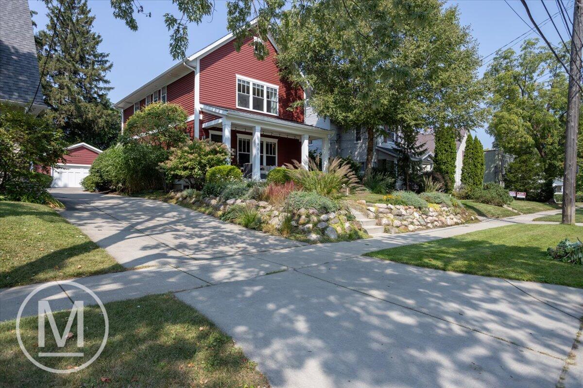 671 Lovett Avenue SE