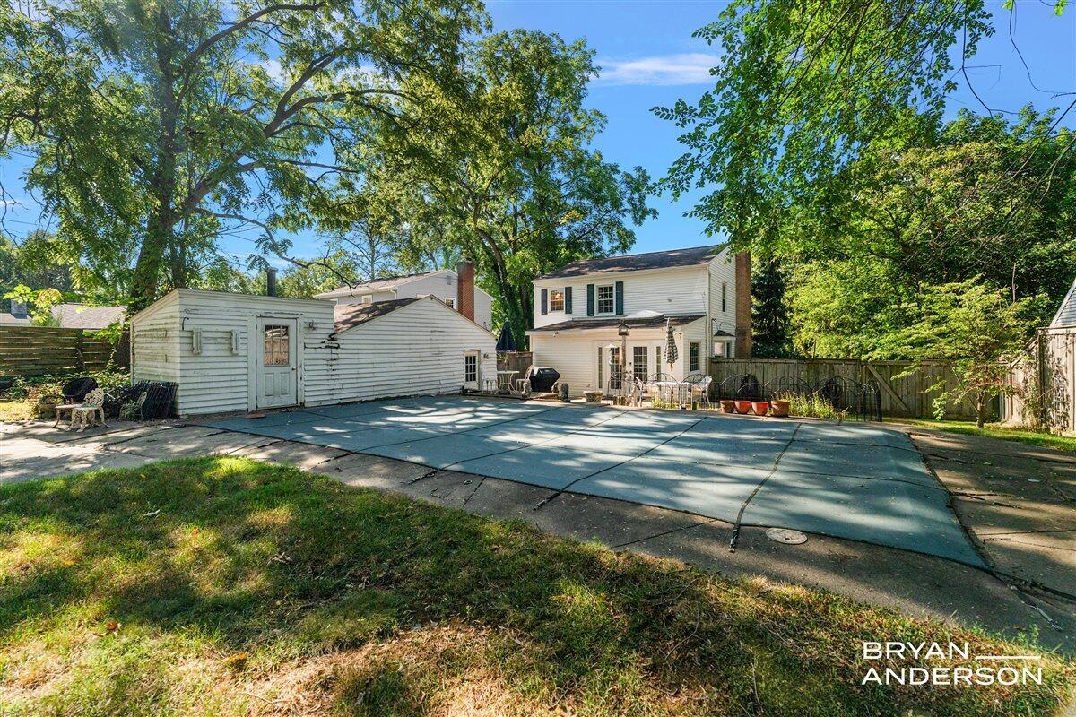 2221 El Dorado Drive SE