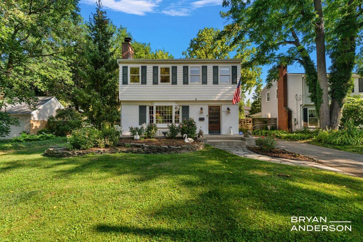 2221 El Dorado Drive SE