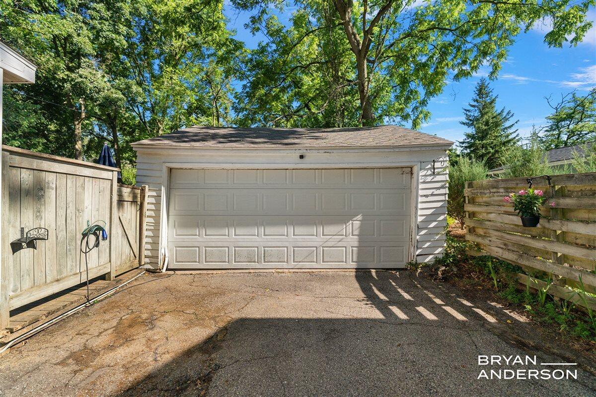 2221 El Dorado Drive SE