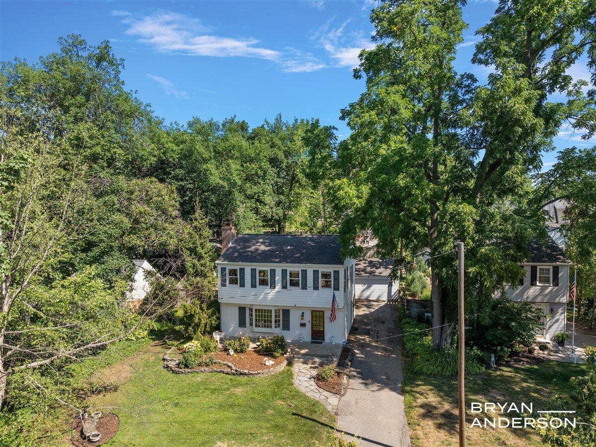 2221 El Dorado Drive SE