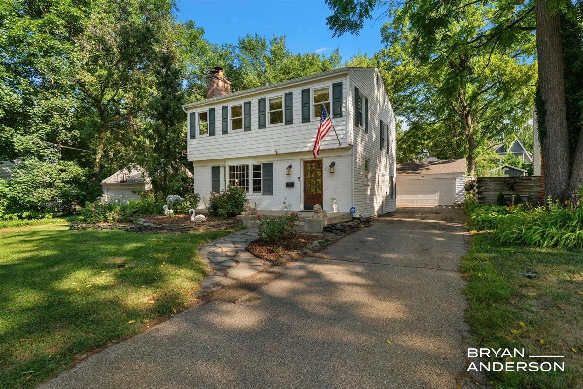 2221 El Dorado Drive SE