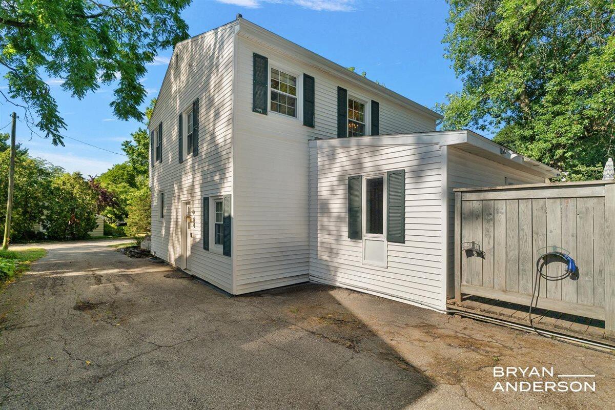 2221 El Dorado Drive SE