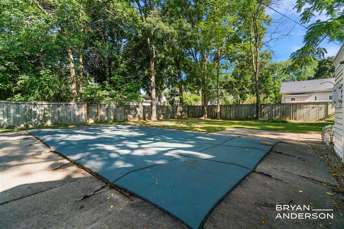 2221 El Dorado Drive SE