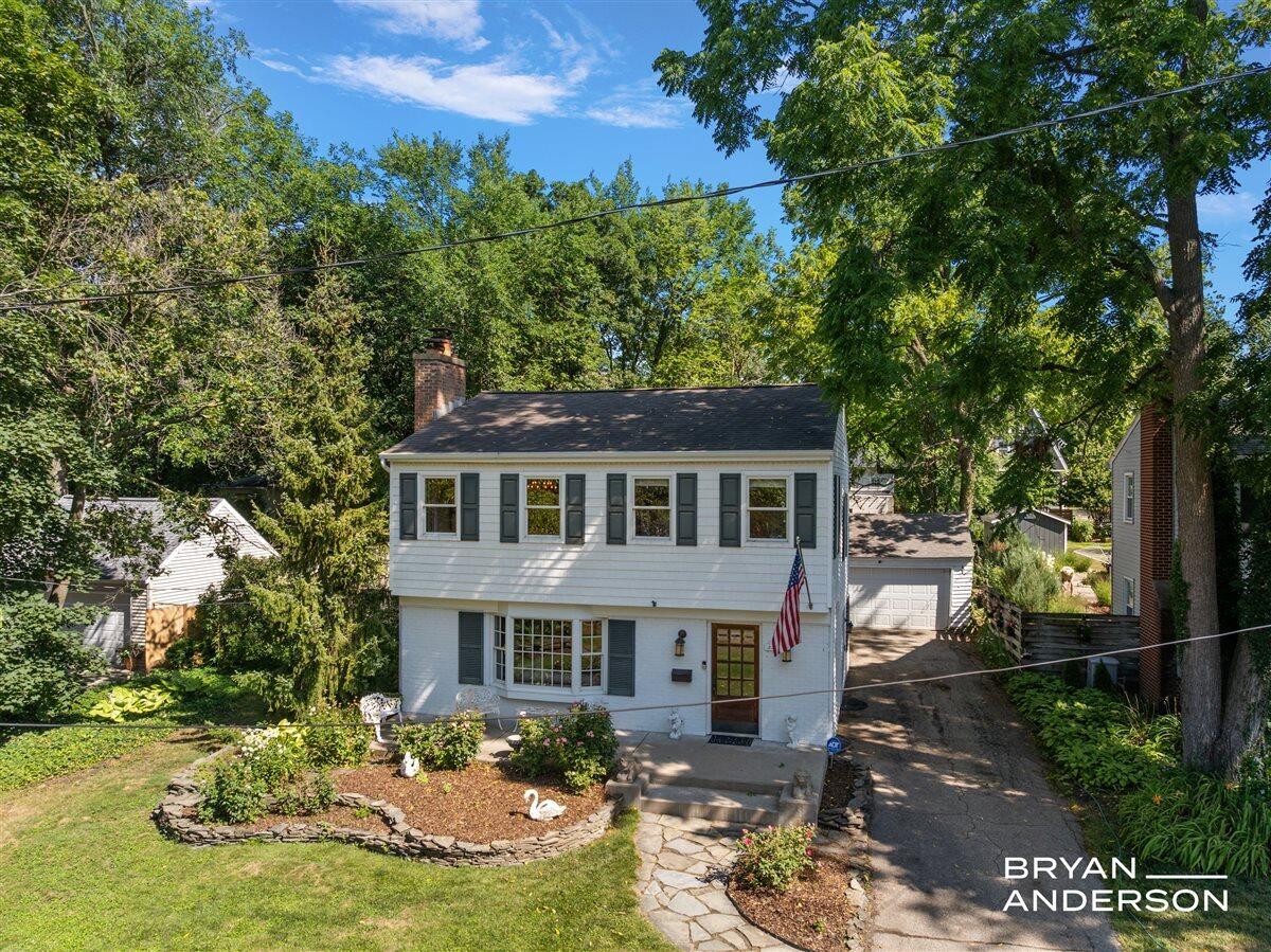 2221 El Dorado Drive SE