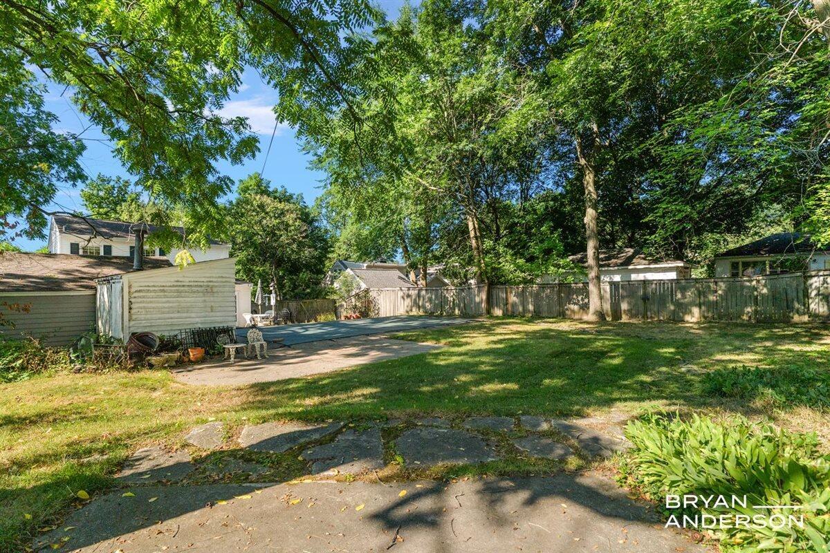 2221 El Dorado Drive SE