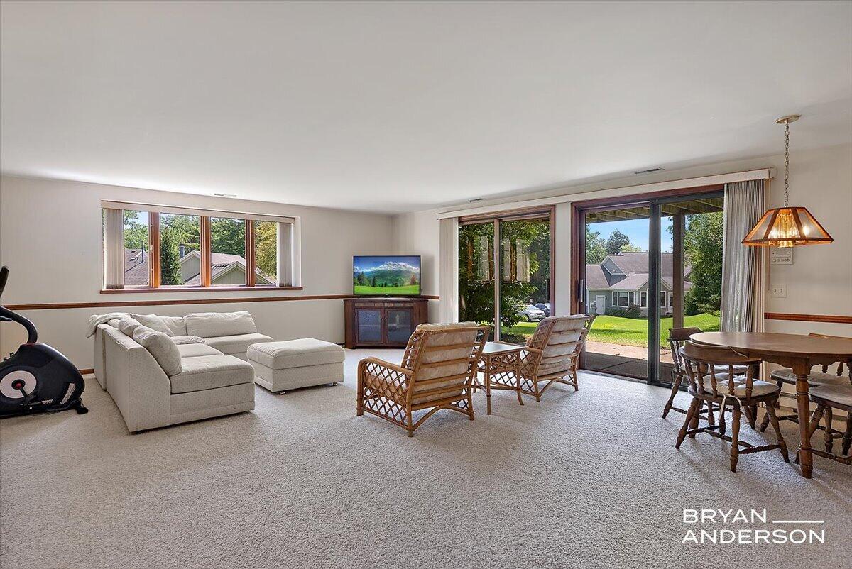 2285 Mourning Dove Court SE