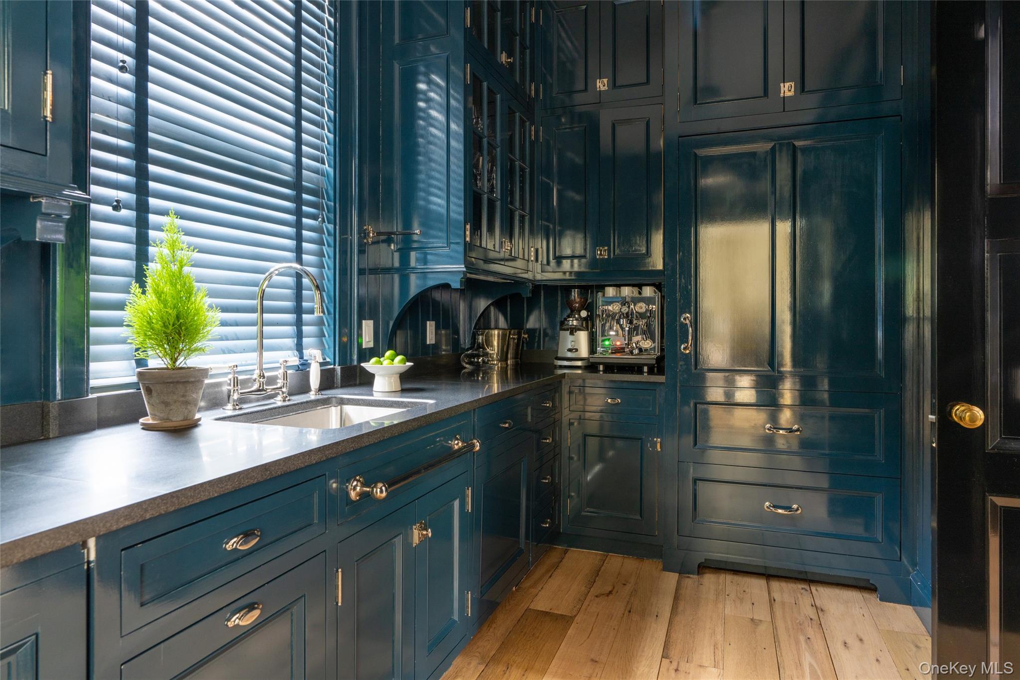 1190 Chestnut Ridge Road