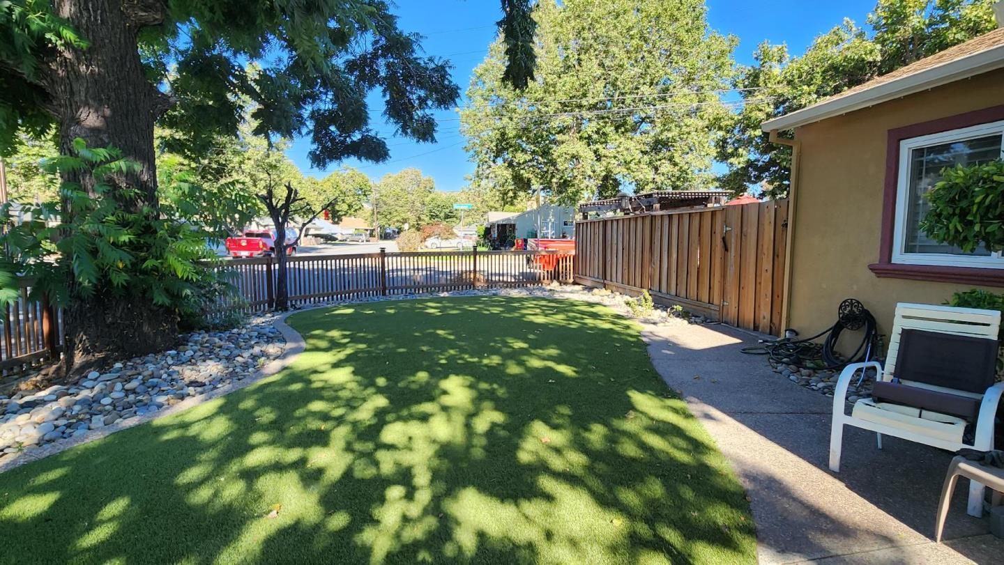 13550 Highwood DR