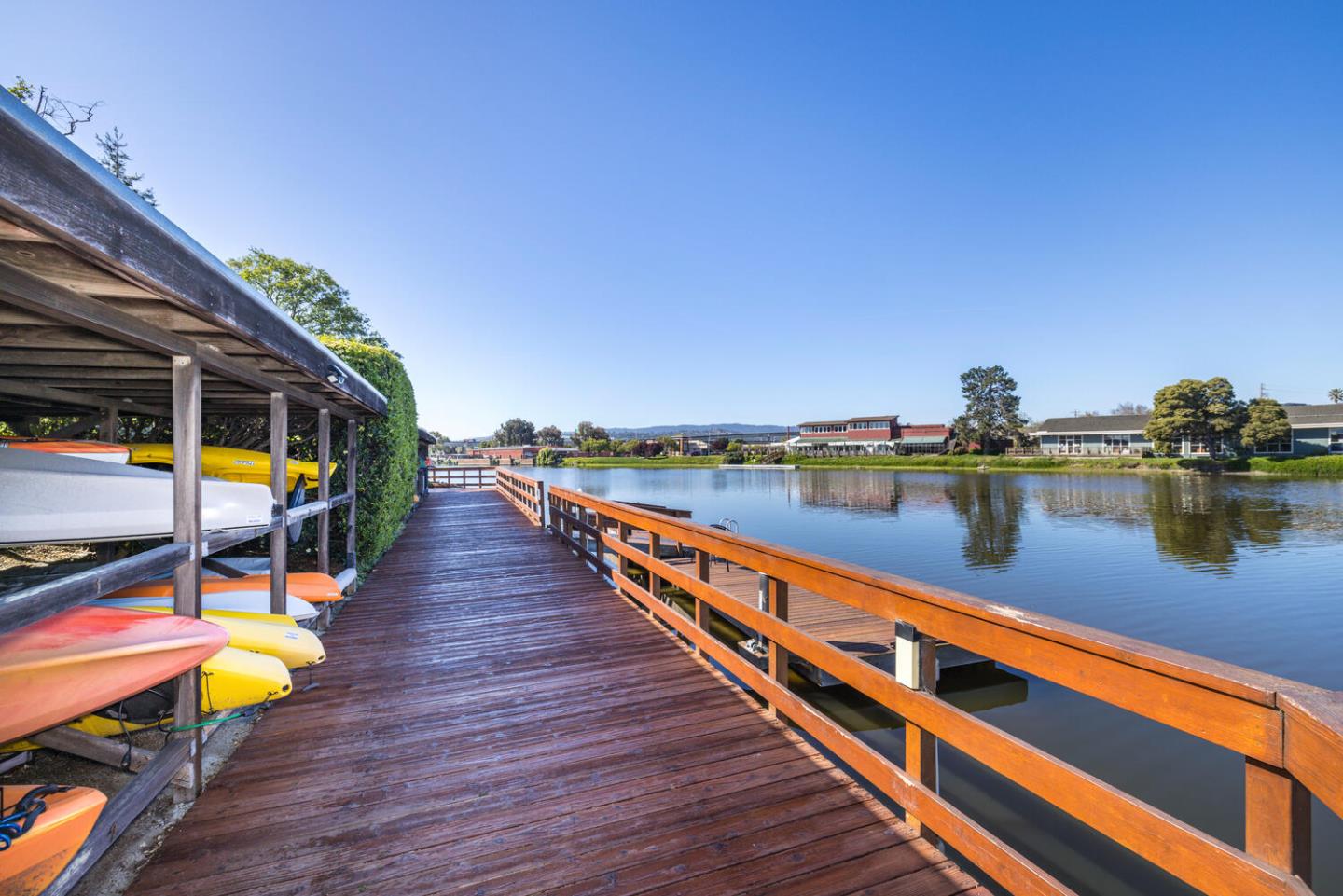1137 Shoreline DR