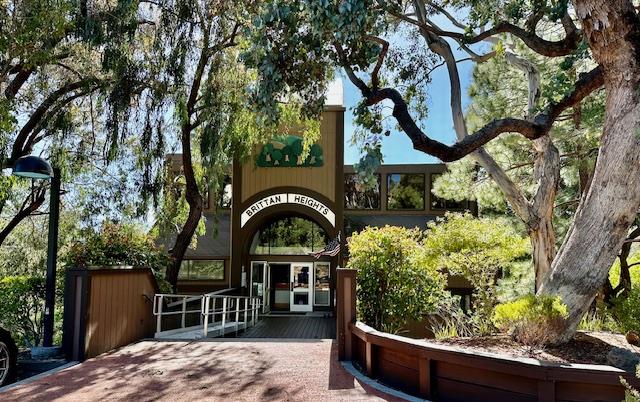 3330 LA MESA DR 8