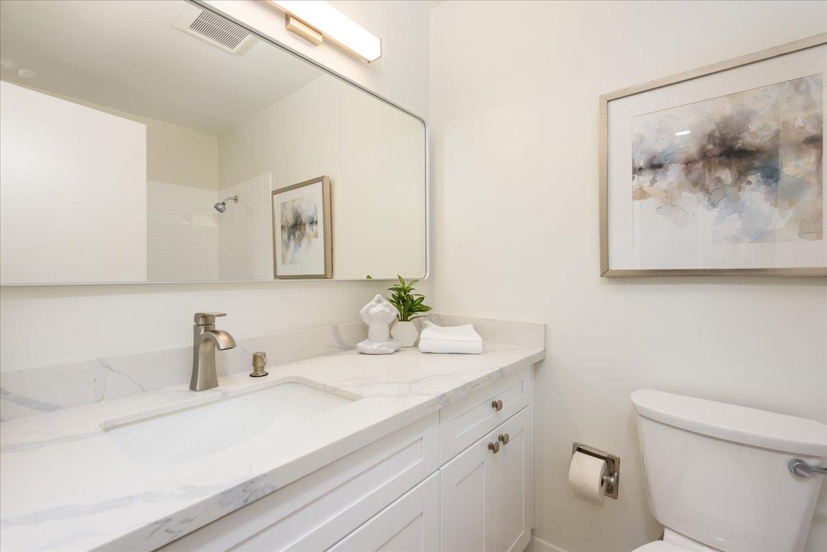 3330 LA MESA DR 8