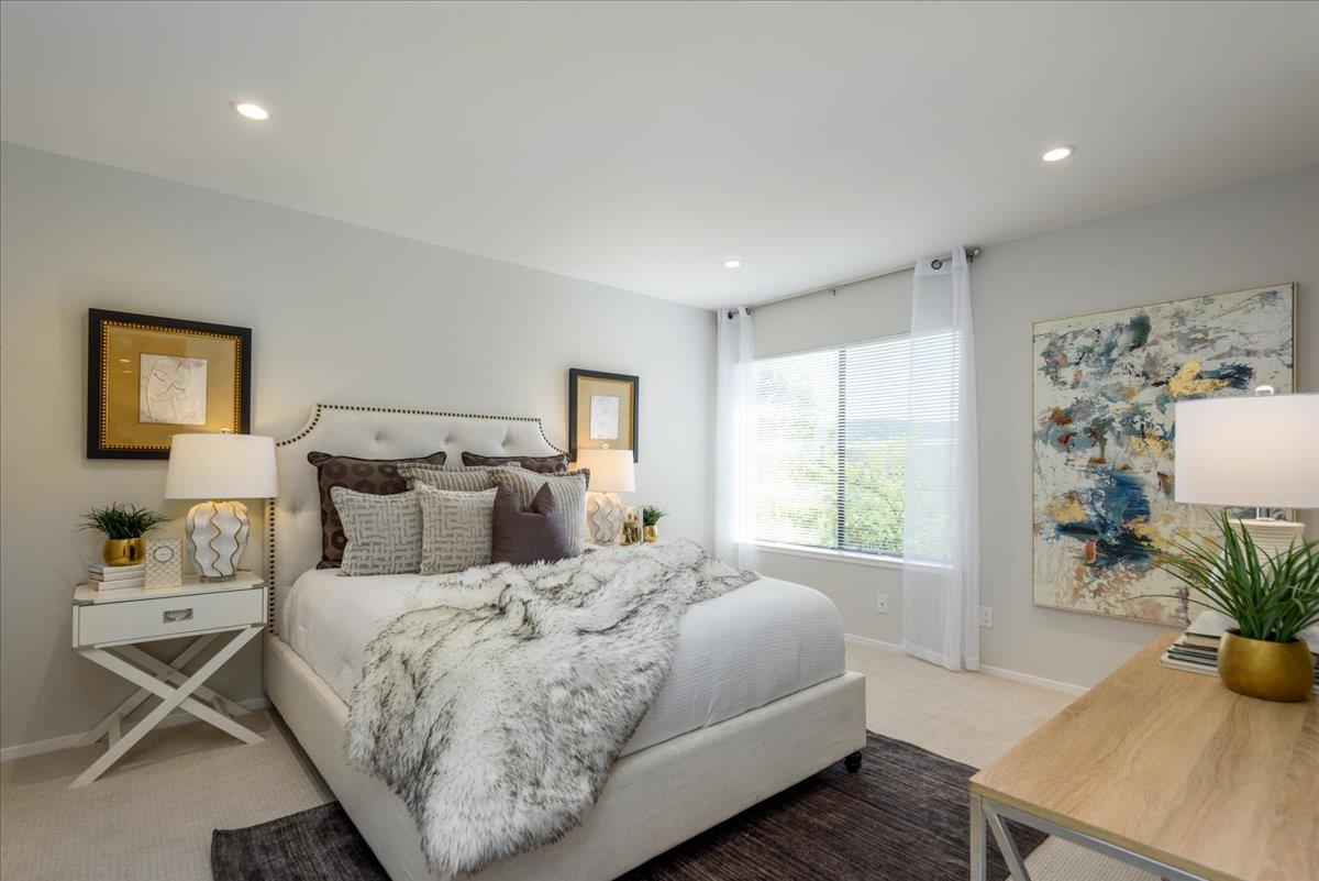 3330 LA MESA DR 8