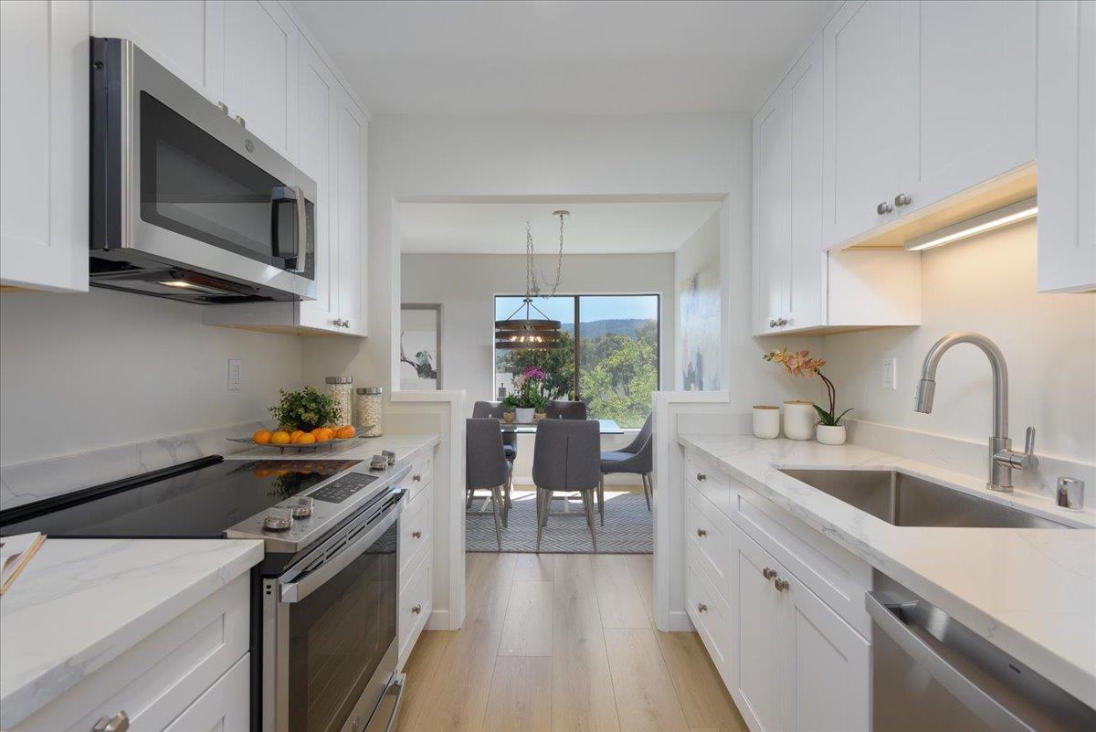 3330 LA MESA DR 8